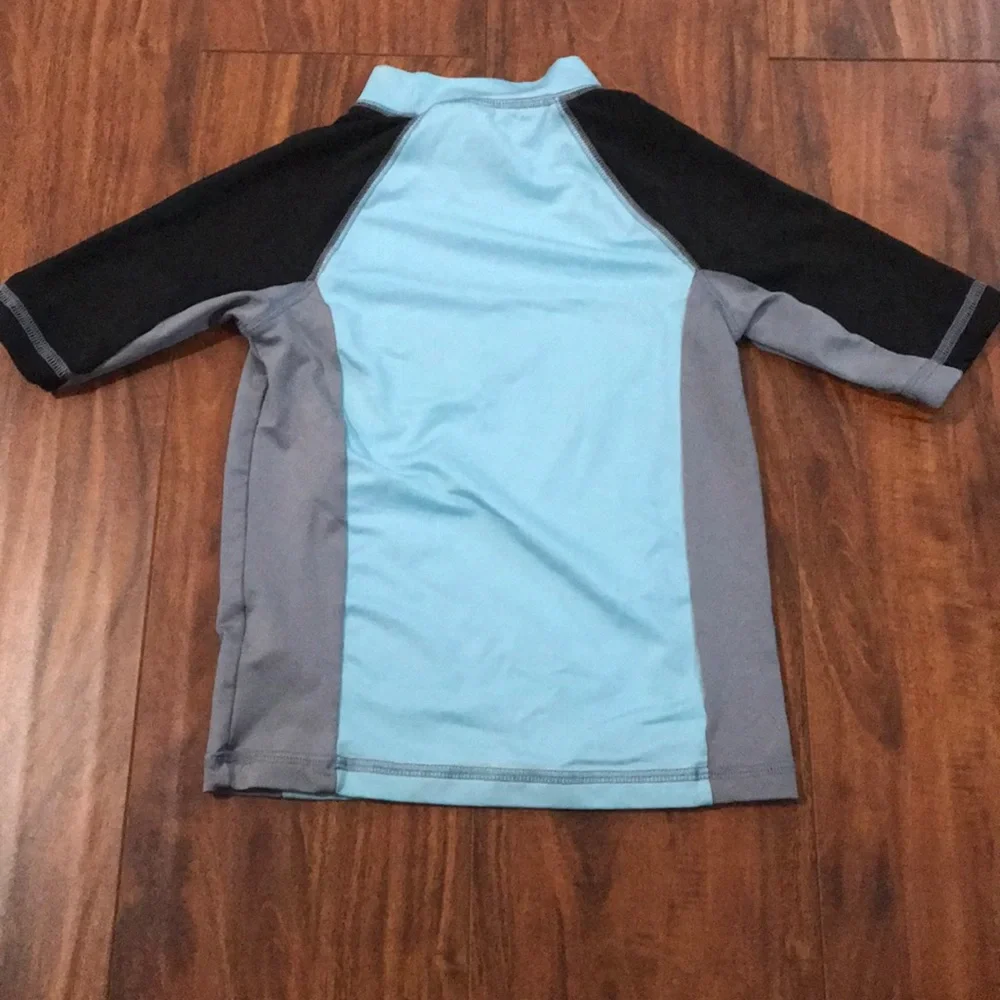 Cat & jack blue & Gray swimming shirt rashguard